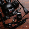 LES NUANCES DE SOUMISSION BDSM 
8. ESCLAVE A TEMPS PLEIN, CONSENSUEL

À part de quelques règles de base, et limites, l’esclave considère d’exister seulement pour le plaisir et le bien-être du(de la) Dominant(e). Par contre, l’esclave va exiger d’être considéré(e) comme la plus grande possession de son(sa) Dominant(e). Sa situation étant pas très différente de la situation traditionnelle de la femme au foyer, excepté que dans la philosophie S et M, sa position est consensuelle. Ce qui est encore plus vrai si l’esclave est mâle. À l’intérieur de la philosophie S et M, un esclave va entrer dans une relation avec un(e) Dominant(e), après avoir considéré avec soin cette relation, à cause de la magnitude du don de soi, et du pouvoir donner au (à la) dominant(e). L’esclave est aussi encore plus conscient des dangers de ce type de relation, et va y entrer après entente extrêmement claire et précise, plus encore, du type d’entente que peut précéder un mariage. 

PS: un tel engagement pour le(la) Dom et du (de la) soum implique beaucoup de responsabilité et je recommande d'être compatible avant de s'y engager.

NB :👇 très important de savoir ceci : 
Le BDSM est une forme de pratique d'épanouissement personnel réservée aux adultes responsables et consentants. En d'autres termes c'est un jeu pour adultes.
_________________________
💋💋💋💋💋💋💋
N'oubliez jamais ceci : "LE SEXE FAIT JOUIR MAIS LA MANIÈRE DE JOUIR REND LE SEXE VICIEUX ET PERVERS" Déesse Ramona❤️