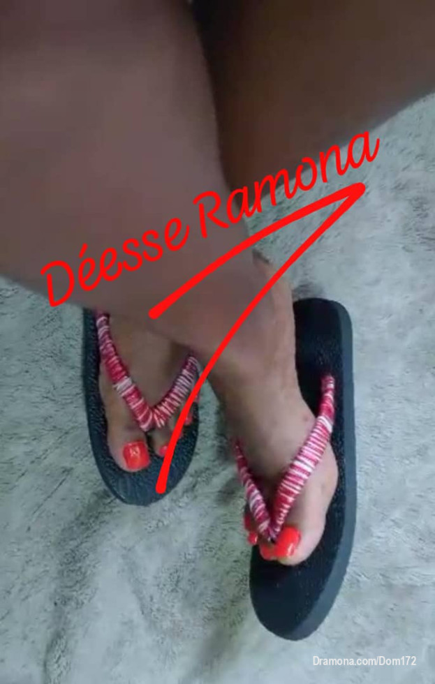 Ramona Lifestyle BDSM 
Tu désires vivre une vie de soumission mais tu n'es pas prêt à supporter les exigences de ce mode de vie! Sache qu'il est difficile d'avoir le beurre et l'argent du beurre en même temps.